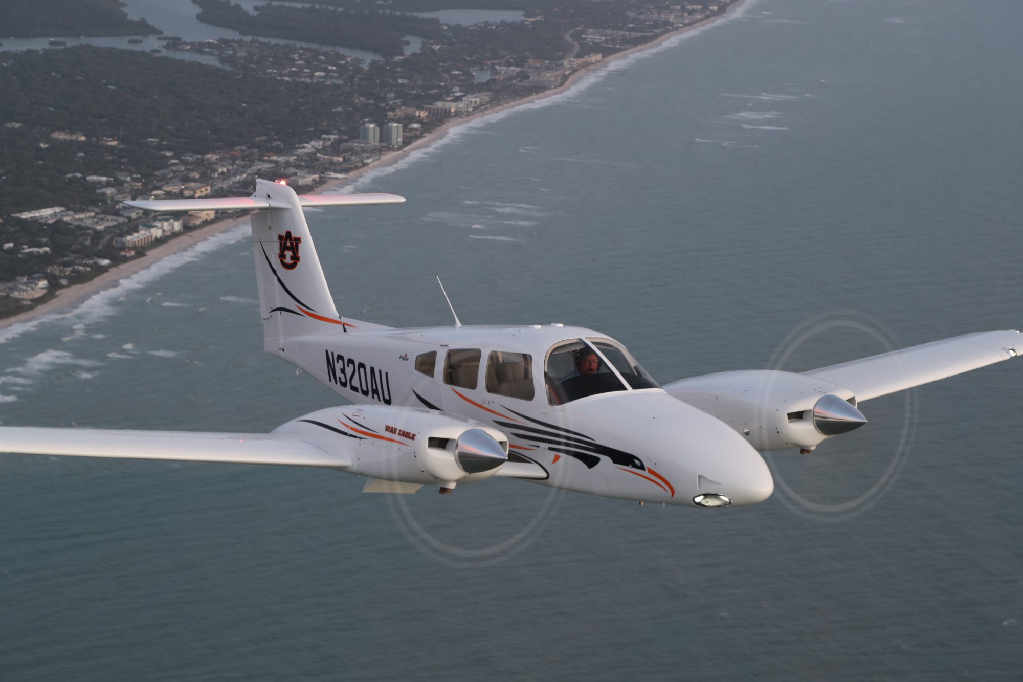 3 Reasons To Learn To Fly In A Piper Trainer Aircraft